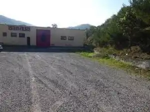 Außenansicht von Fabrikhallen zum Verkauf in Santa Maria d'Oló mit Alarm