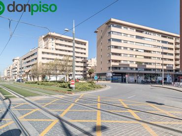 Local comercial en venda a Avenida dilar 146