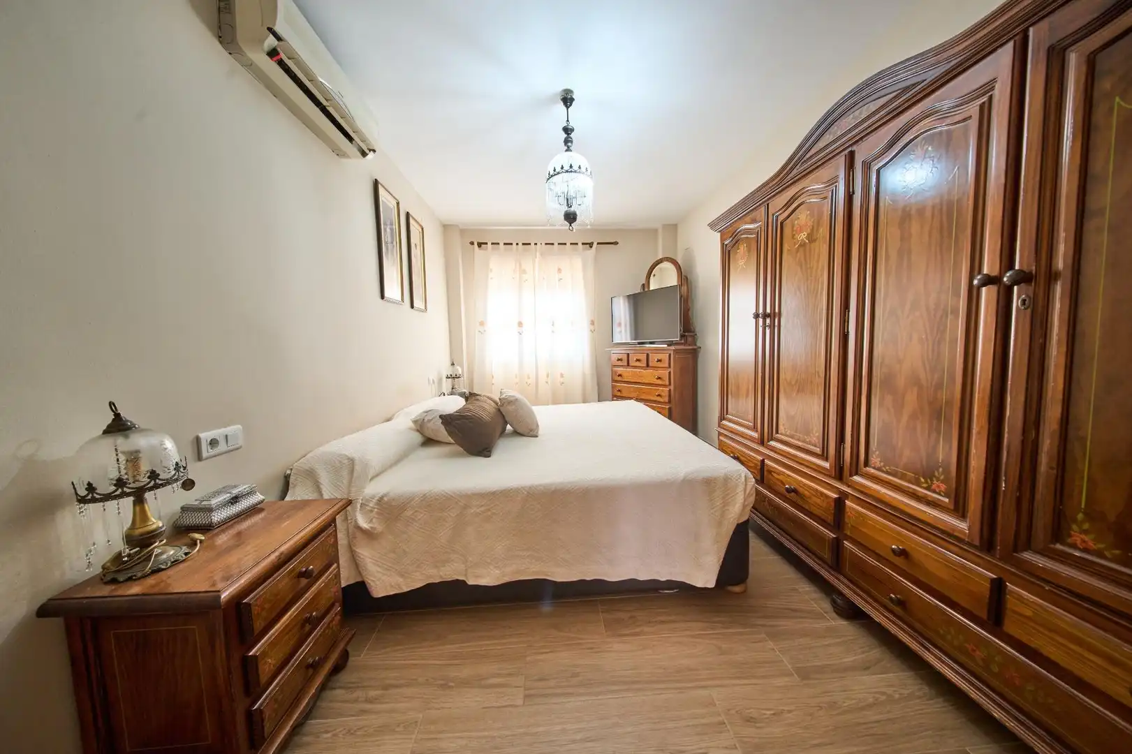 Schlafzimmer von Einfamilien-Reihenhaus zum Verkauf in Jun