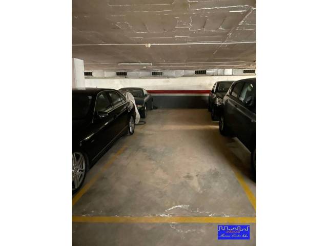 Garaje en Venta en Marina en Centre