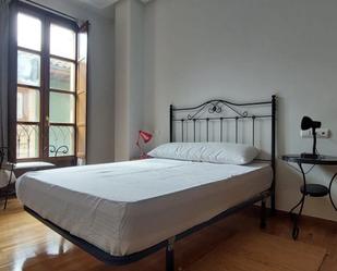 Bedroom of Apartment to rent in Gijón 