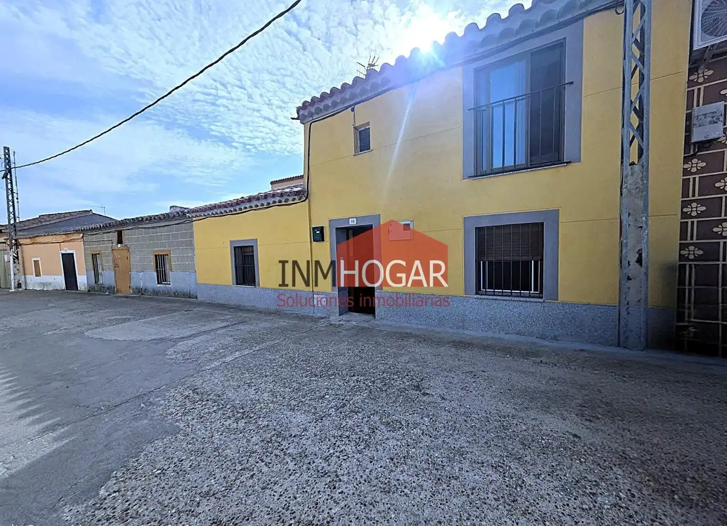 Vista exterior de Casa o chalet en venta en Madrigal de las Altas Torres con Amueblado