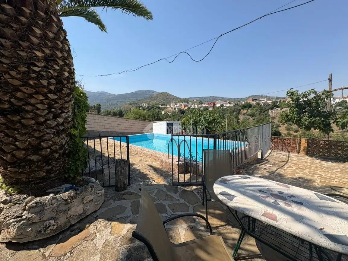 Piscina de Casa o xalet en venda en Fuensanta de Martos amb Aire condicionat, Calefacció i Balcó