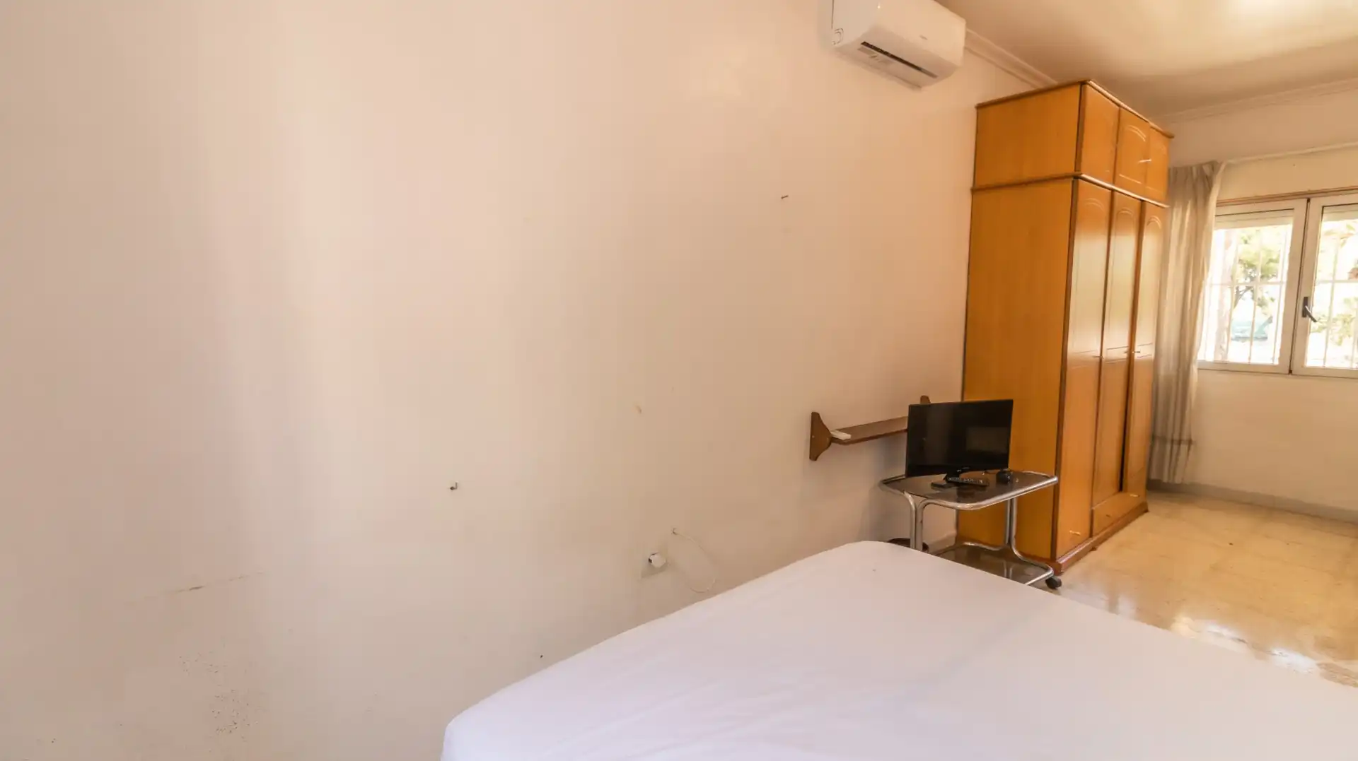 Habitación de Casa o chalet en venta en Elche / Elx con Aire acondicionado, Trastero y Amueblado