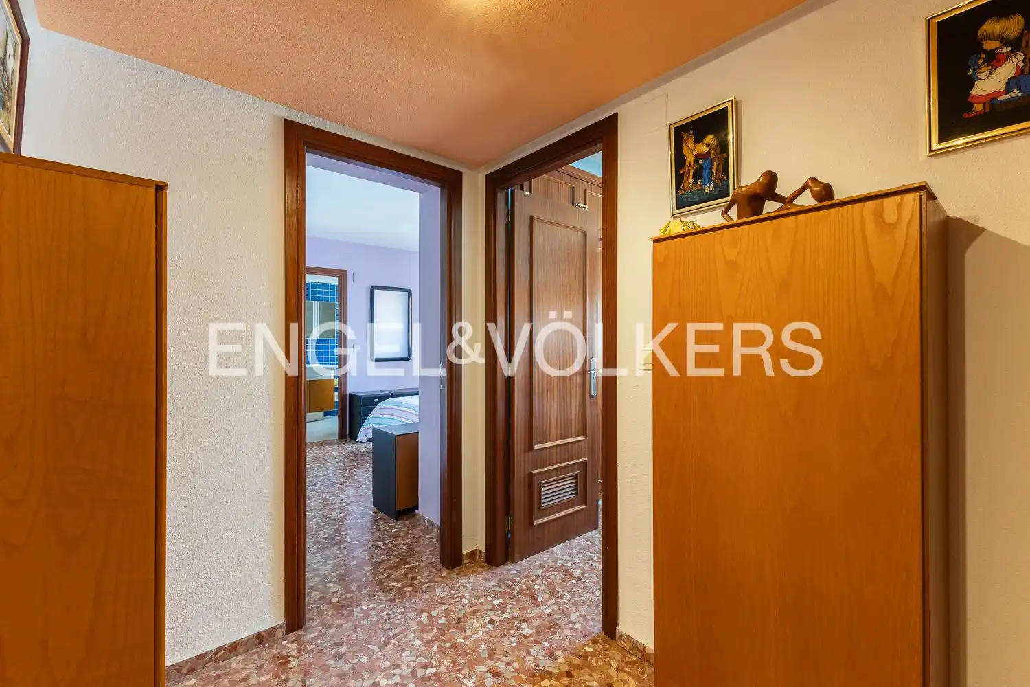 Wohnung zur Miete in Valencia mit Klimaanlage, Heizung und Terrasse