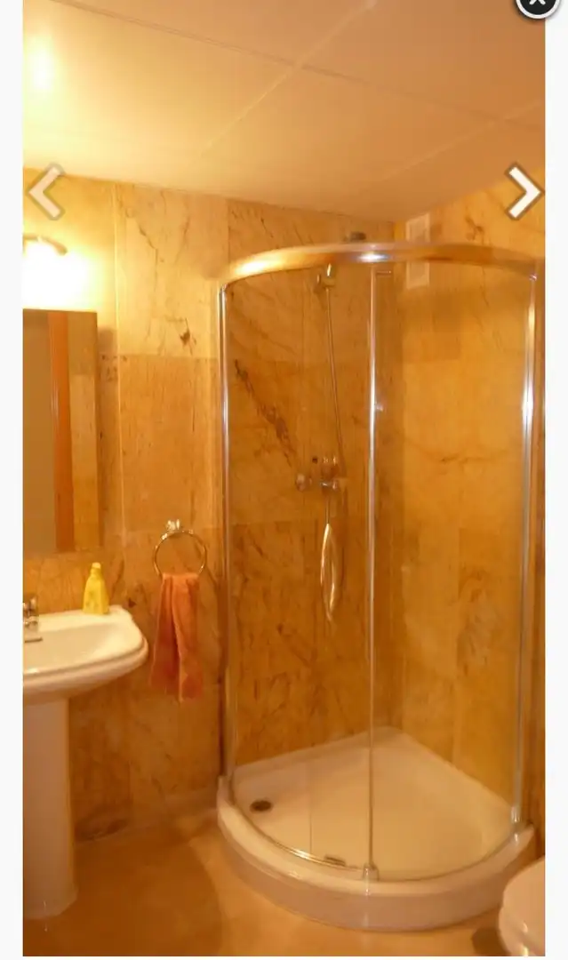 Badezimmer von Maisonette zum Verkauf in Benalmádena mit Klimaanlage, Privatgarten und Terrasse