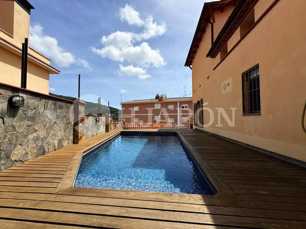 Piscina de Casa o xalet en venda en Teià amb Calefacció, Jardí privat i Terrassa