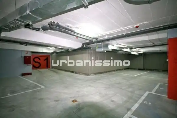 Parking de Apartamento de alquiler en Madrid con Aire acondicionado, Calefacción y Amueblado
