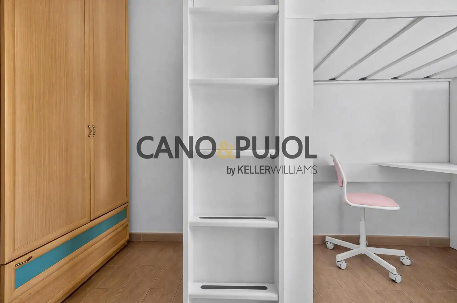 Habitación de Ático en venta en Rubí con Aire acondicionado, Calefacción y Jardín privado