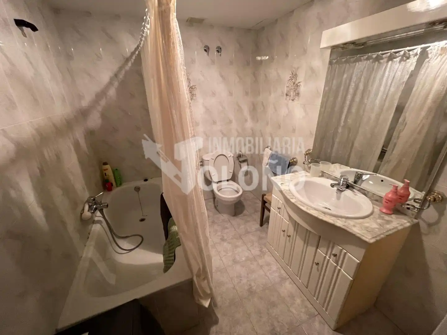 Bany de Casa o xalet en venda en San Asensio amb Jardí privat, Terrassa i Traster