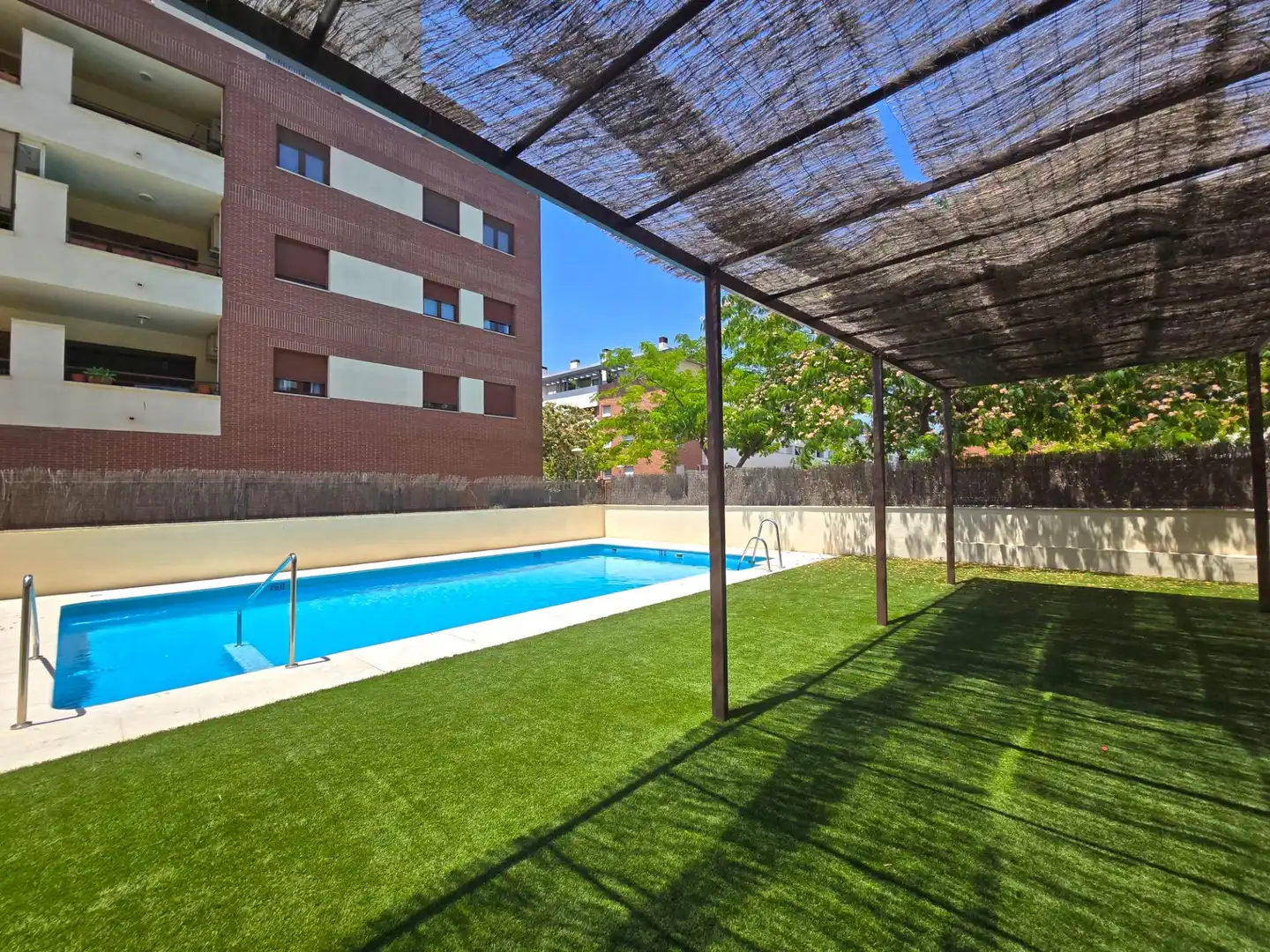 Schwimmbecken von Wohnung zum Verkauf in Mairena del Aljarafe mit Gemeinschaftspool