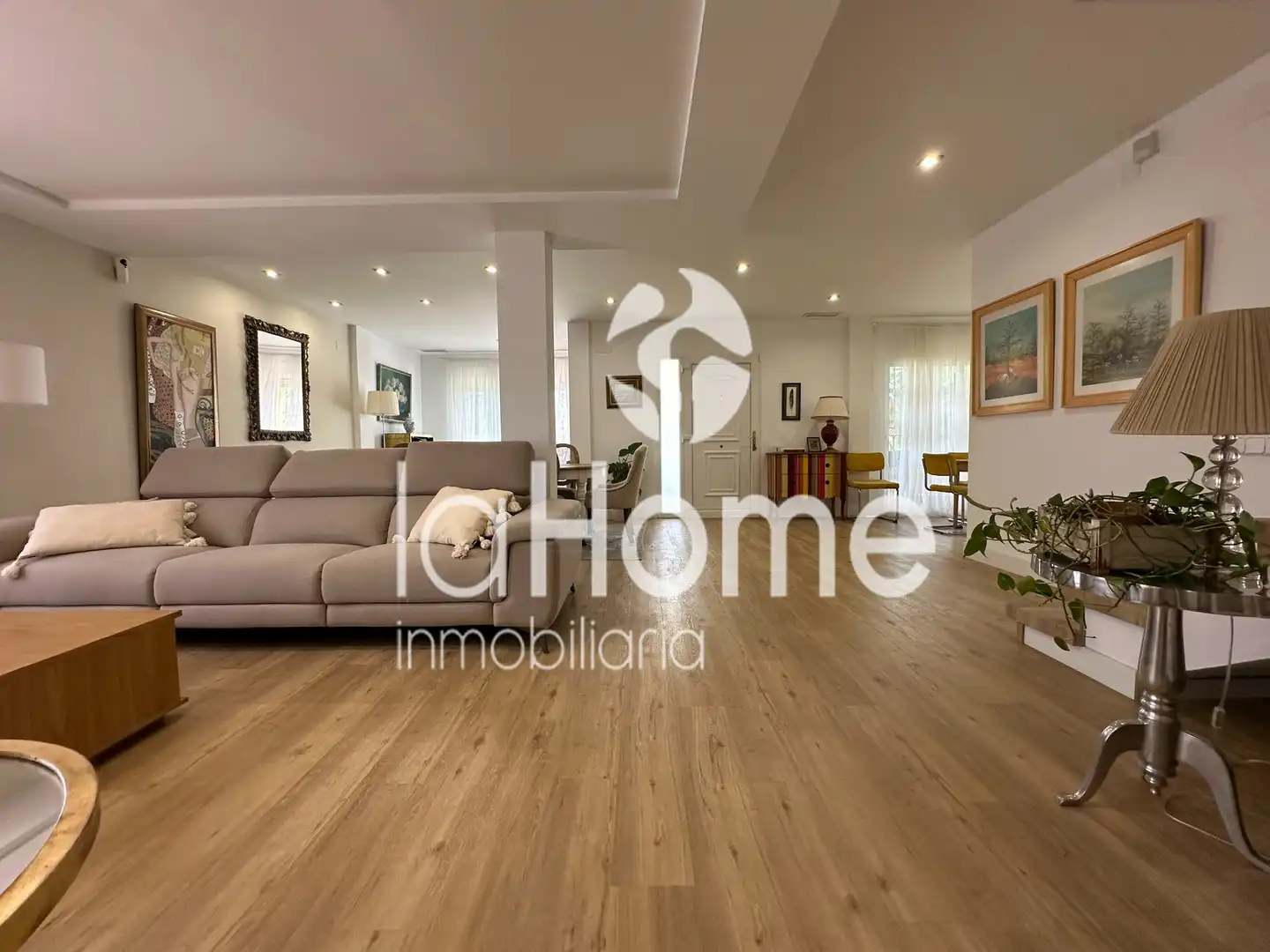 Sala de estar de Casa o chalet en venta en Paterna con Aire acondicionado, Calefacción y Jardín privado