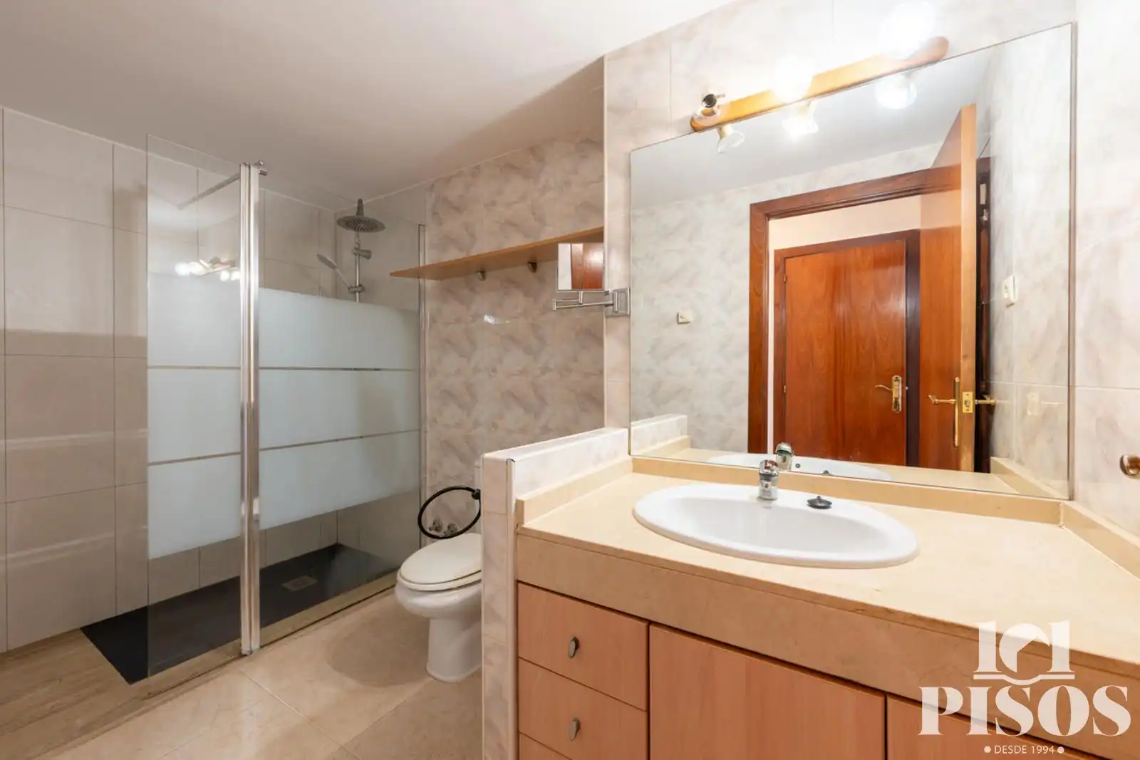 Bathroom of Duplexes for sale in Rubí  with Air Conditioner, Heating and Terrace