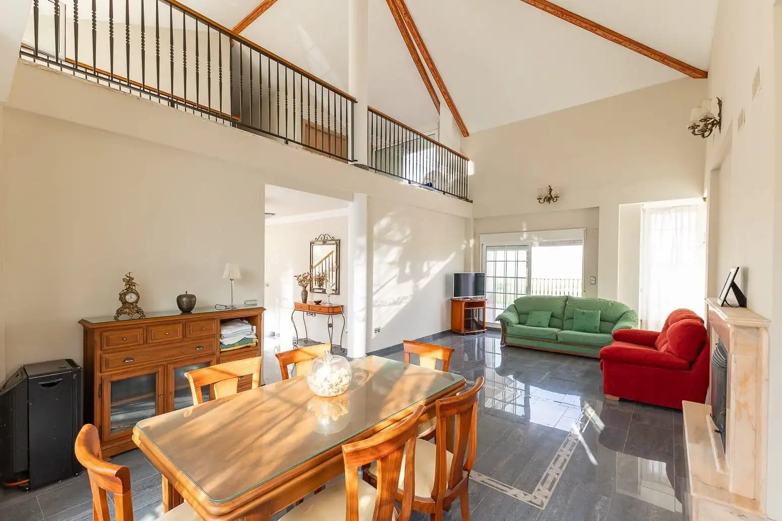 Sala de estar de Casa o chalet en venta en Chiva con Aire acondicionado, Terraza y Piscina