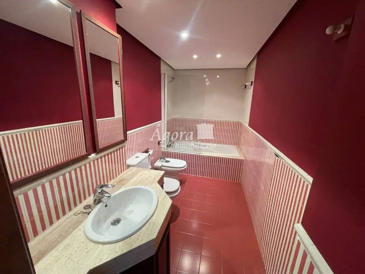 Baño de Dúplex en venta en Valladolid con Calefacción, Parquet y Terraza
