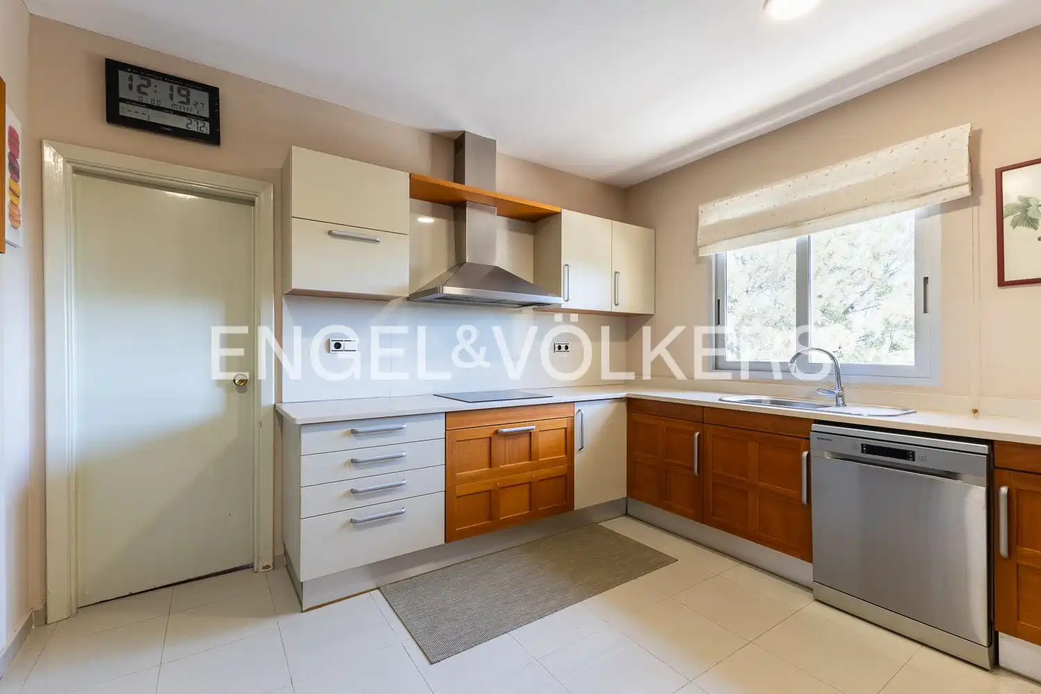 Kitchen of Houses for sale in Chiva  with Air Conditioner, Heating and Private garden