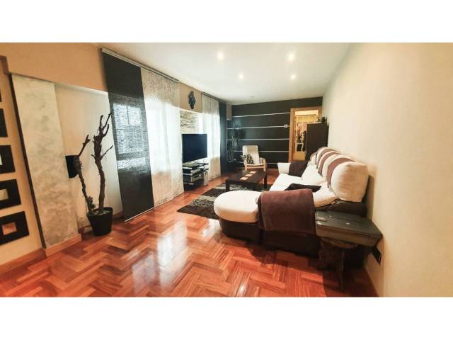 Piso en Venta en Calle vitoria en Juan XXIII - Las Torres - G2