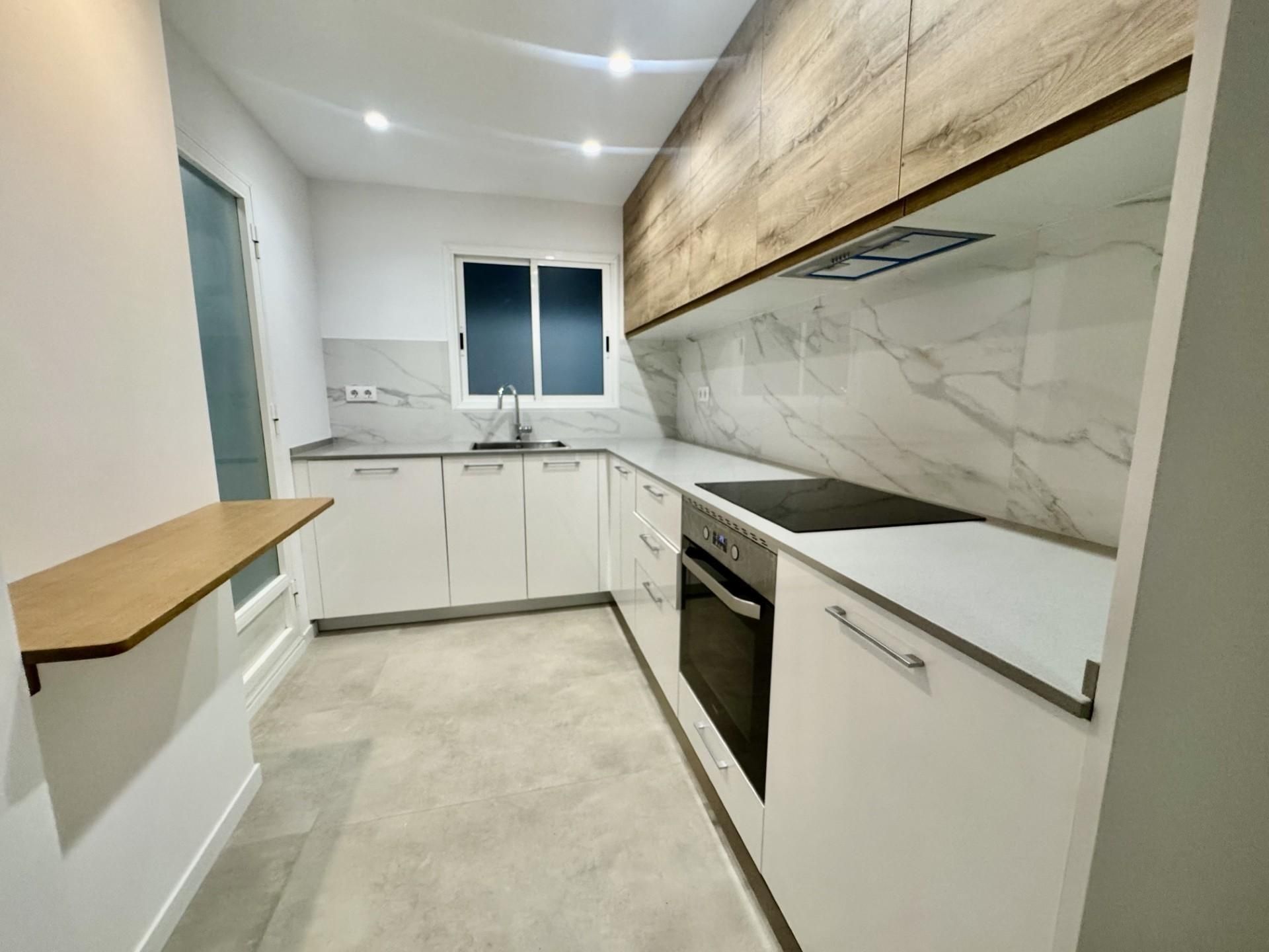 Cocina de Piso en venta en  Barcelona Capital con Balcón
