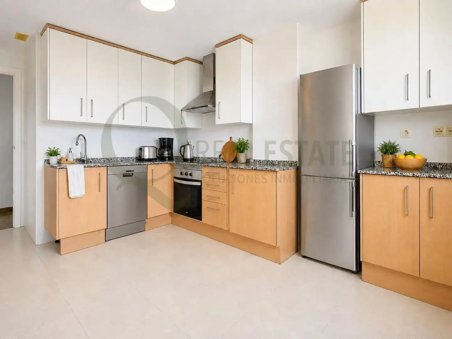 Küche von Dachboden zum Verkauf in Alicante / Alacant mit Klimaanlage, Privatgarten und Terrasse
