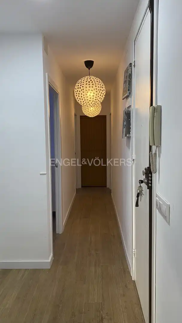 Piso en venta en Barcelona con Calefacción y Balcón