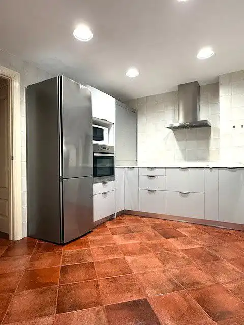 Cocina de Casa o chalet en venta en Sant Boi de Llobregat con Aire acondicionado, Calefacción y Jardín privado