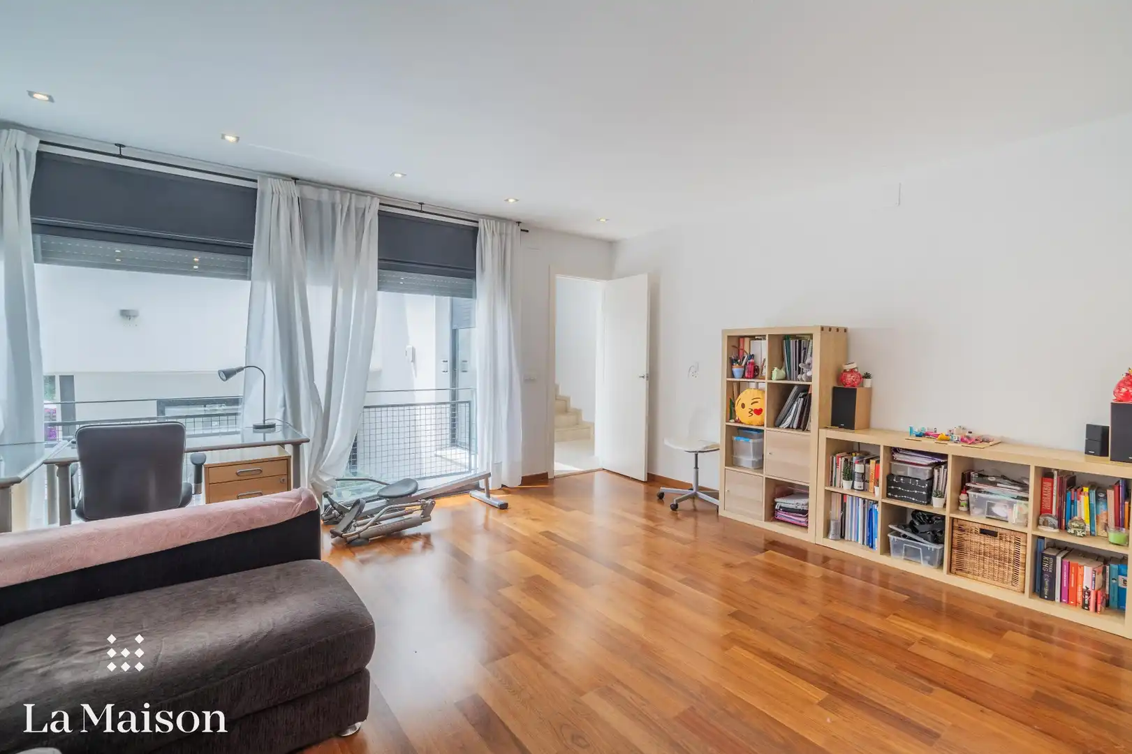 Sala d'estar de Casa o xalet en venda en Vilanova del Vallès amb Parquet, Terrassa i Piscina