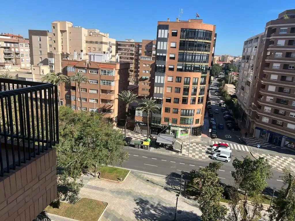 Piso de alquiler en Calle CARLOS V, Alameda