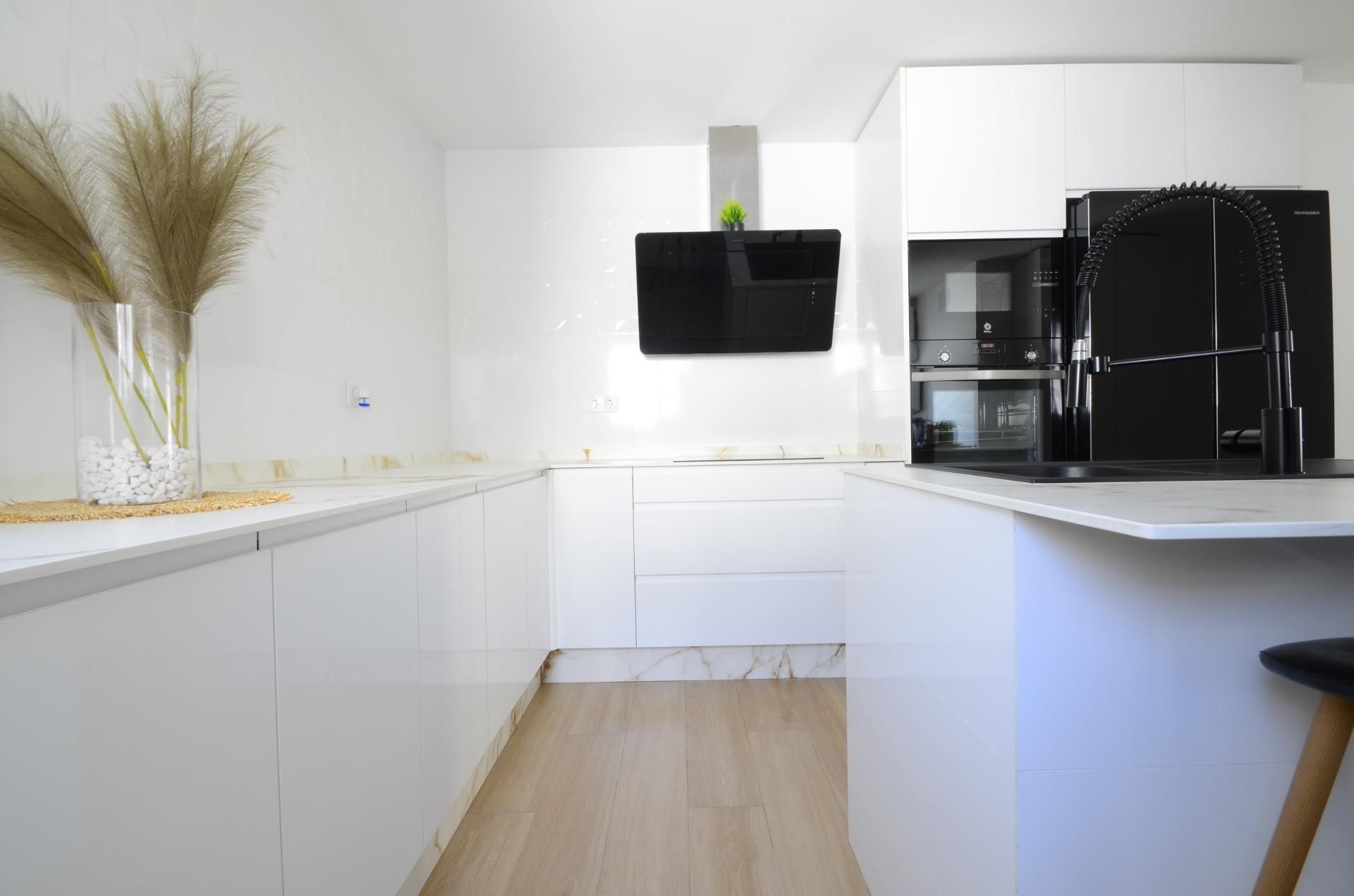 Cocina de Ático en venta en  Huelva Capital con Aire acondicionado y Terraza