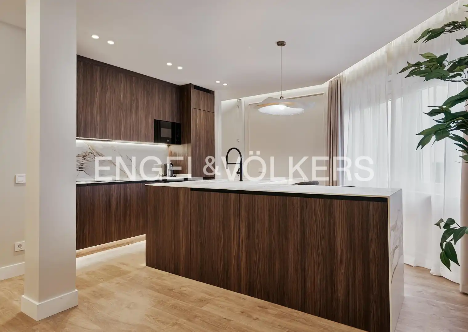 Piso con ascensor en venta en Duque de Sesto, imagen 3