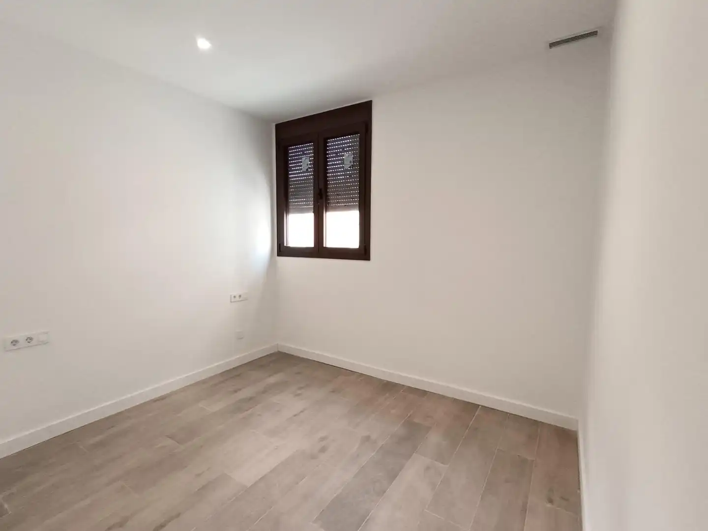 Bedroom of Flat for sale in Sabadell  with Air Conditioner, Terrace and Storage room