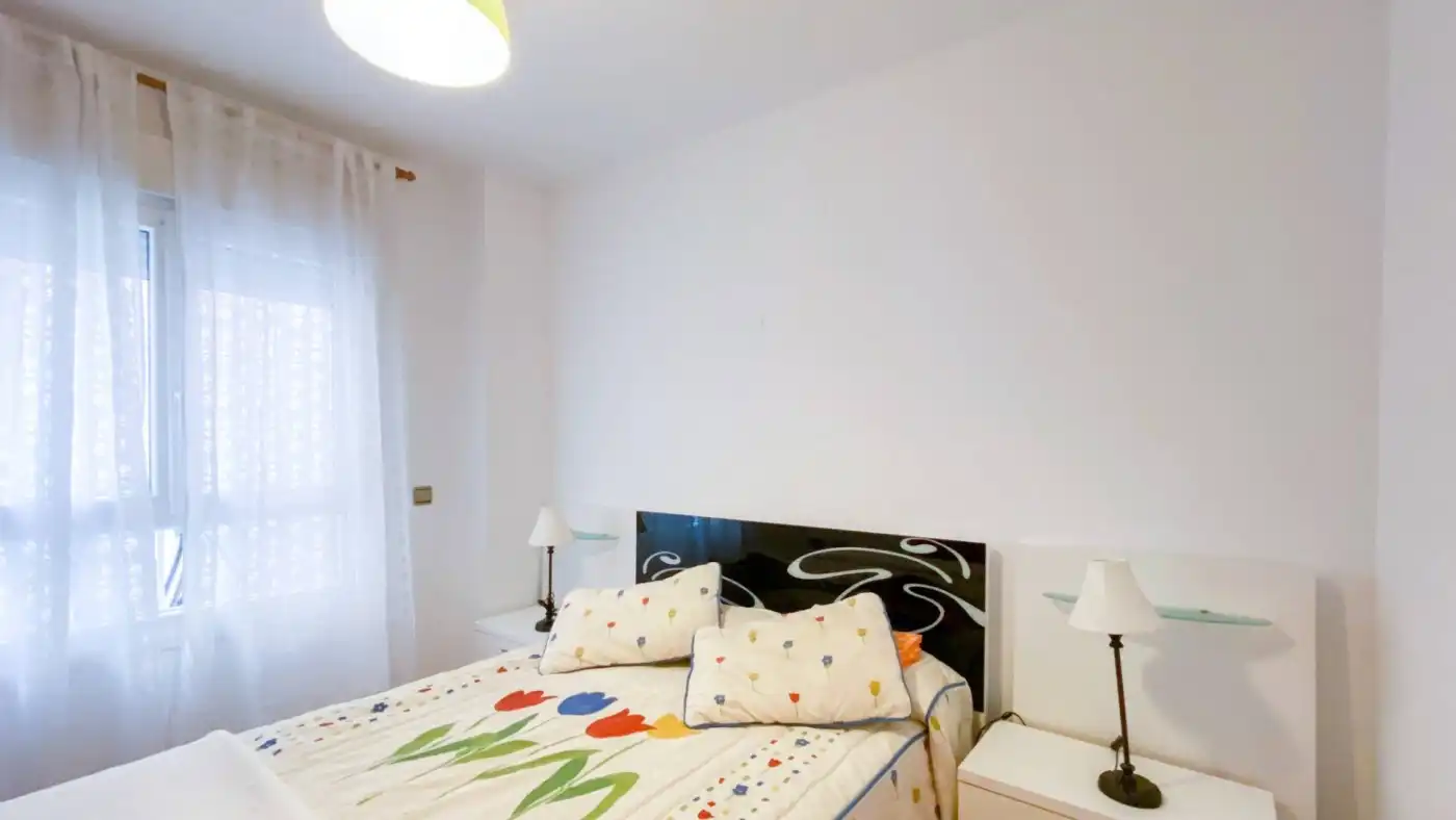 Bedroom of Flat for rent in Málaga  with Air Conditioner, Heating and Parquet flooring