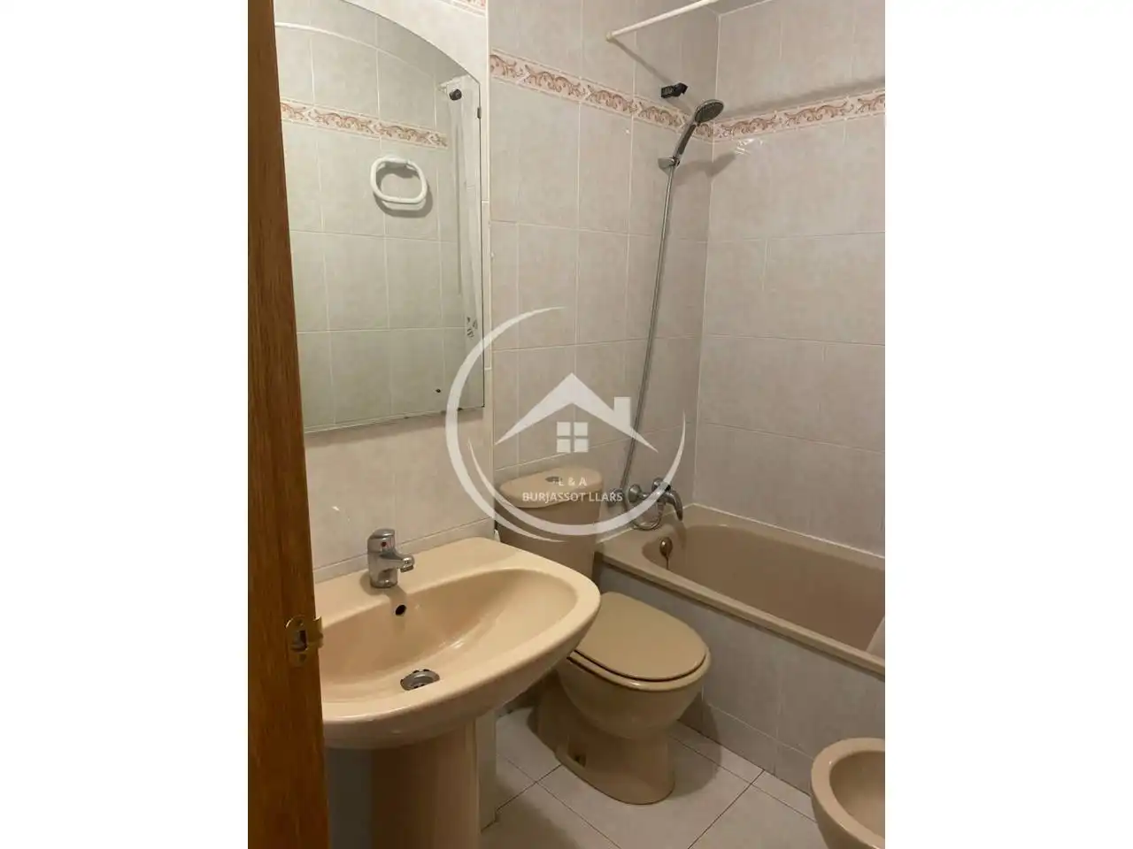 Bathroom of Flat for rent in Burjassot  with Furnished and Balcony