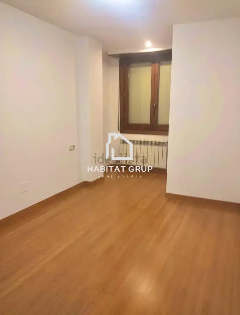 Piso en venta en Sant Joan de les Abadesses con Calefacción y Terraza