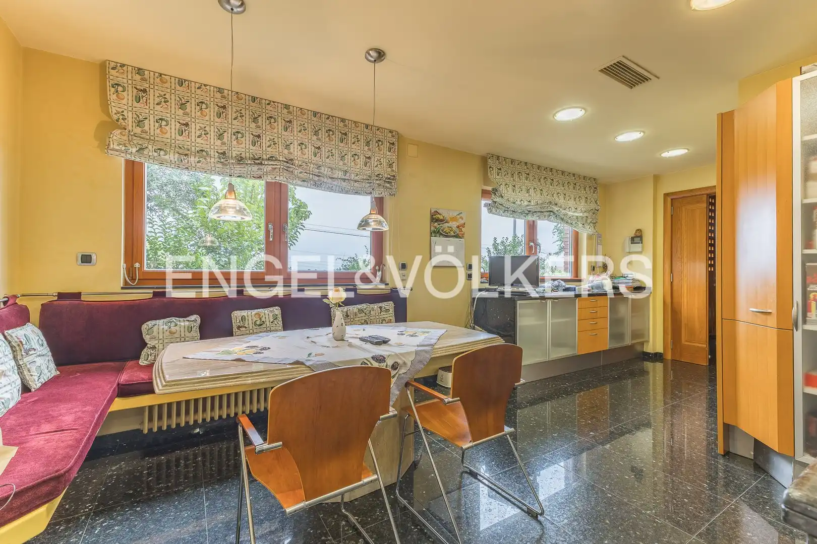 Dining room of Houses for sale in Esplugues de Llobregat  with Air Conditioner, Heating and Private garden