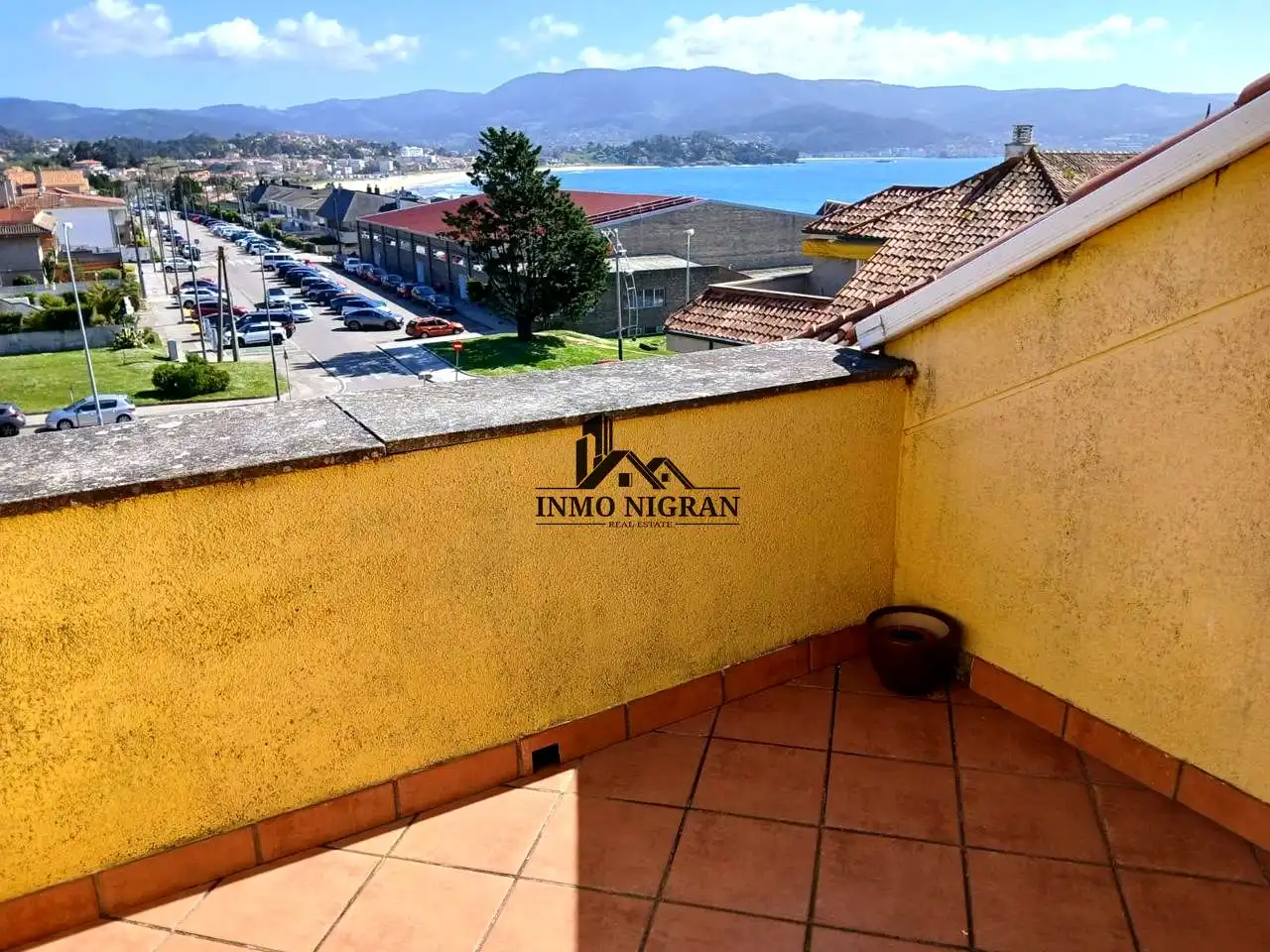 Außenansicht von Wohnung zur Miete in Nigrán mit Terrasse und Möbliert