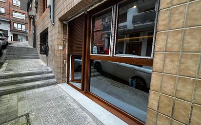 Vista exterior de Pis en venda en Basauri  amb Calefacció