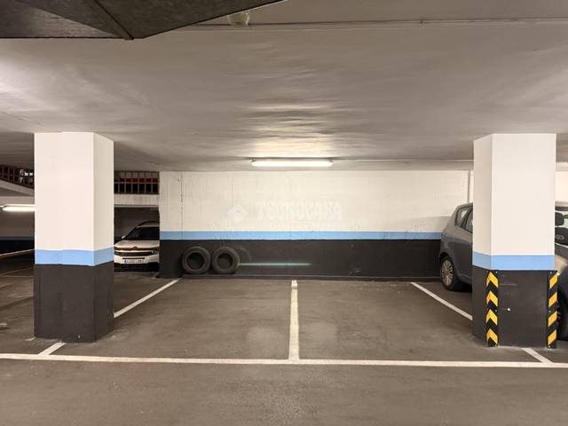 Garaje en Venta en Canillas