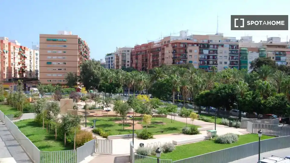Vista exterior de Pis de lloguer en Valencia amb Aire condicionat, Calefacció i Moblat