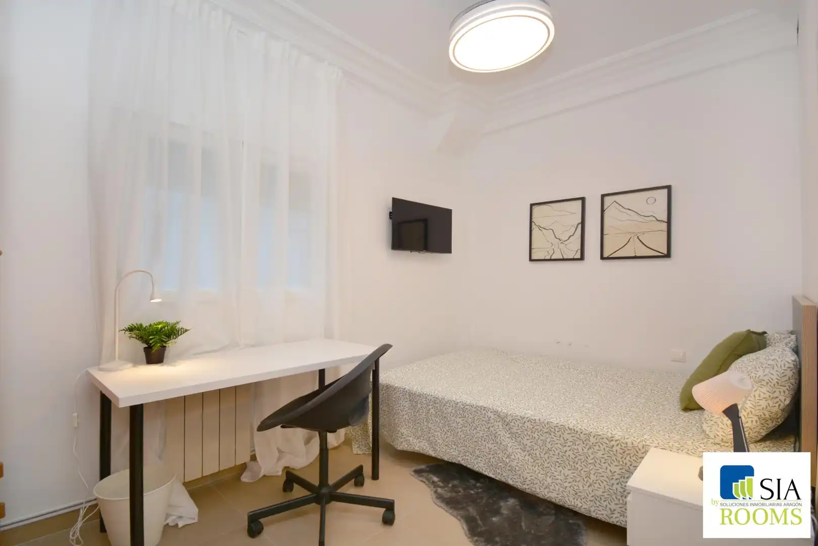 Room in Calle LATASSA, FELIX, 26, Universidad San Francisco