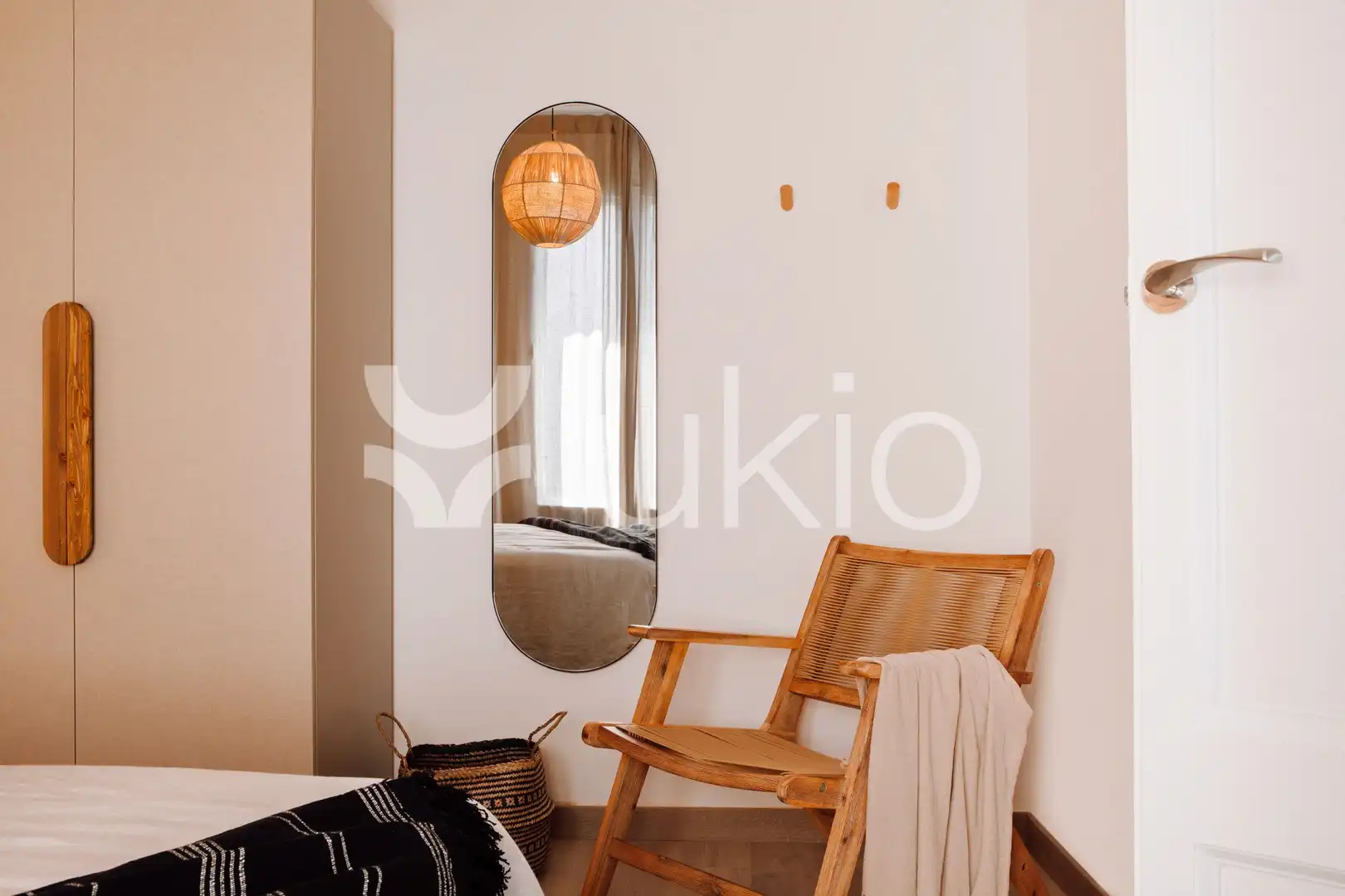 Dormitori de Apartament de lloguer en Barcelona amb Aire condicionat, Moblat i Forn
