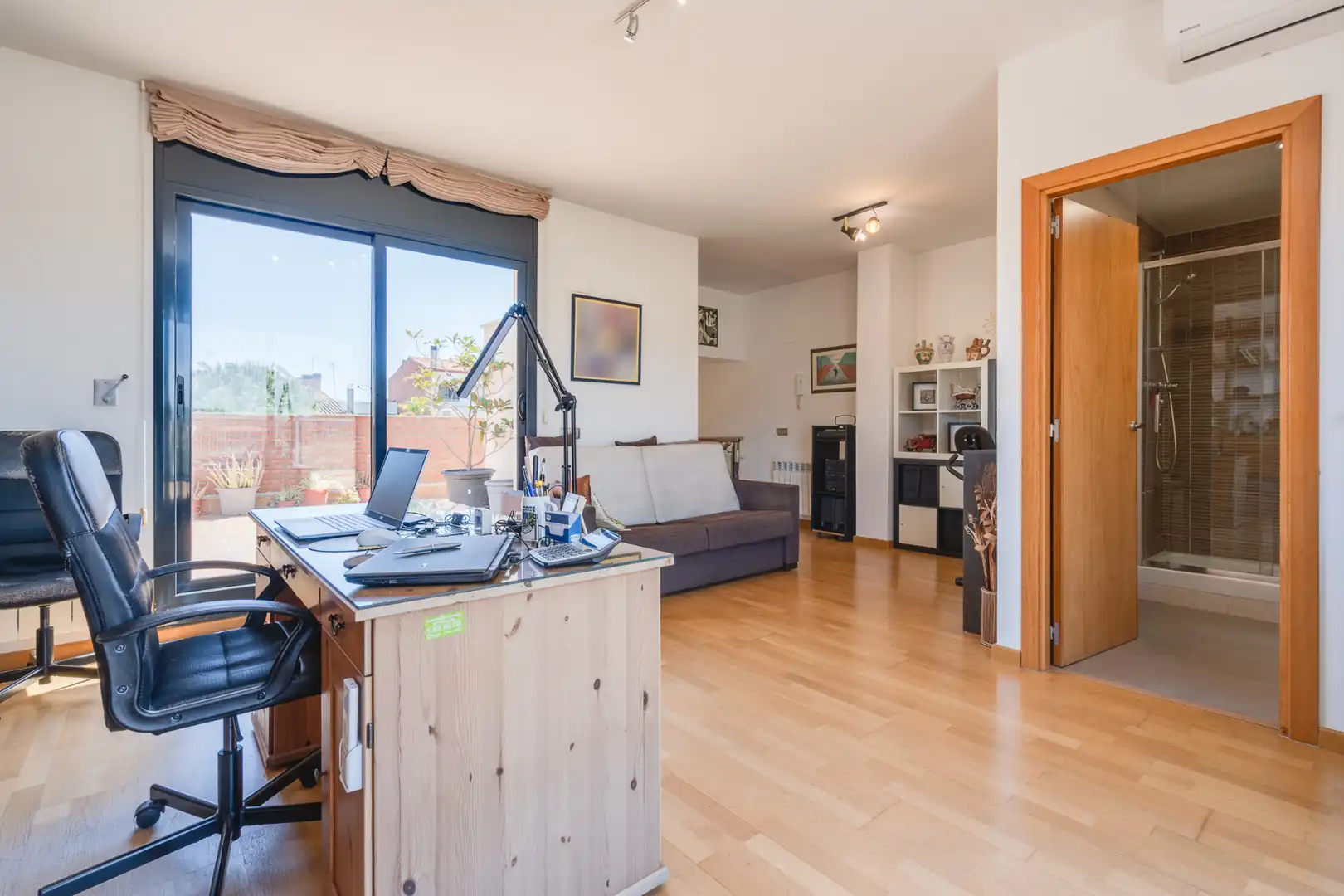 Sala d'estar de Àtic en venda en Viladecavalls amb Aire condicionat, Calefacció i Parquet