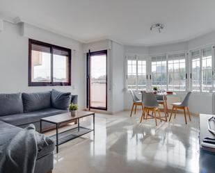 Sala d'estar de Apartament de lloguer en  Madrid Capital amb Aire condicionat, Calefacció i Terrassa