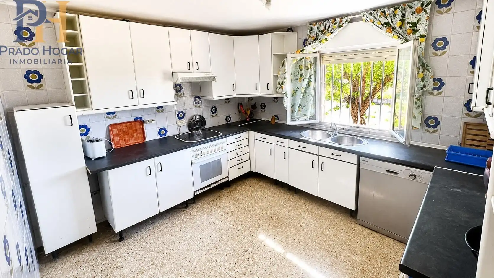 Kitchen of Houses for sale in Cebolla  with Private garden and Swimming Pool