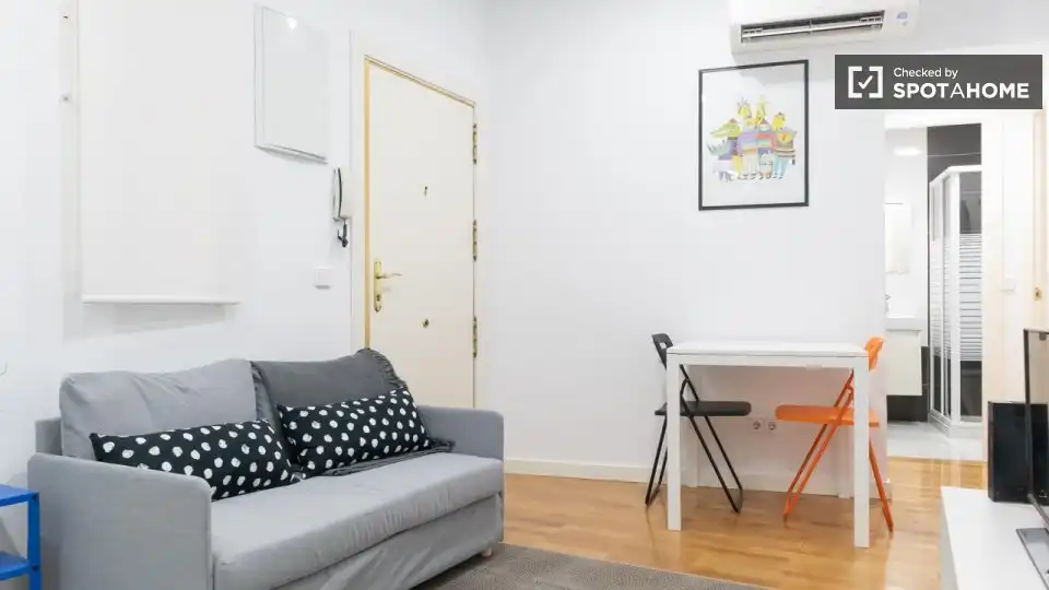 Sala de estar de Apartamento para compartir en Madrid con Aire acondicionado, Calefacción y Terraza