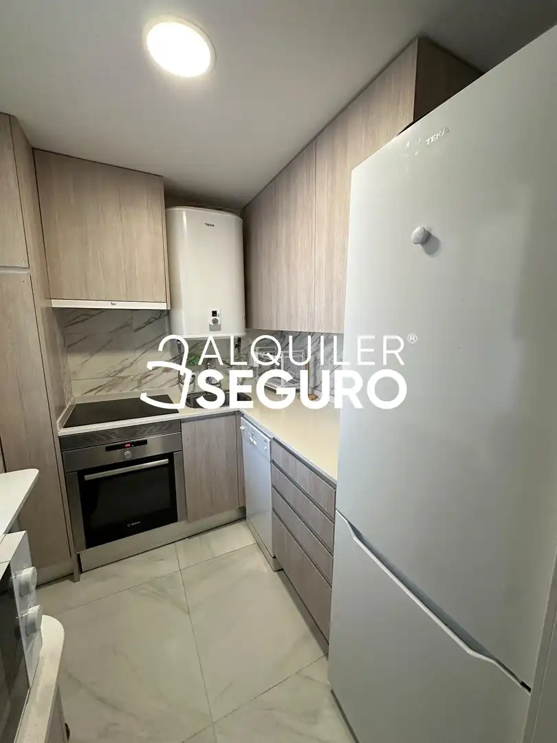 Cocina de Piso de alquiler en Madrid con Aire acondicionado, Calefacción y Amueblado