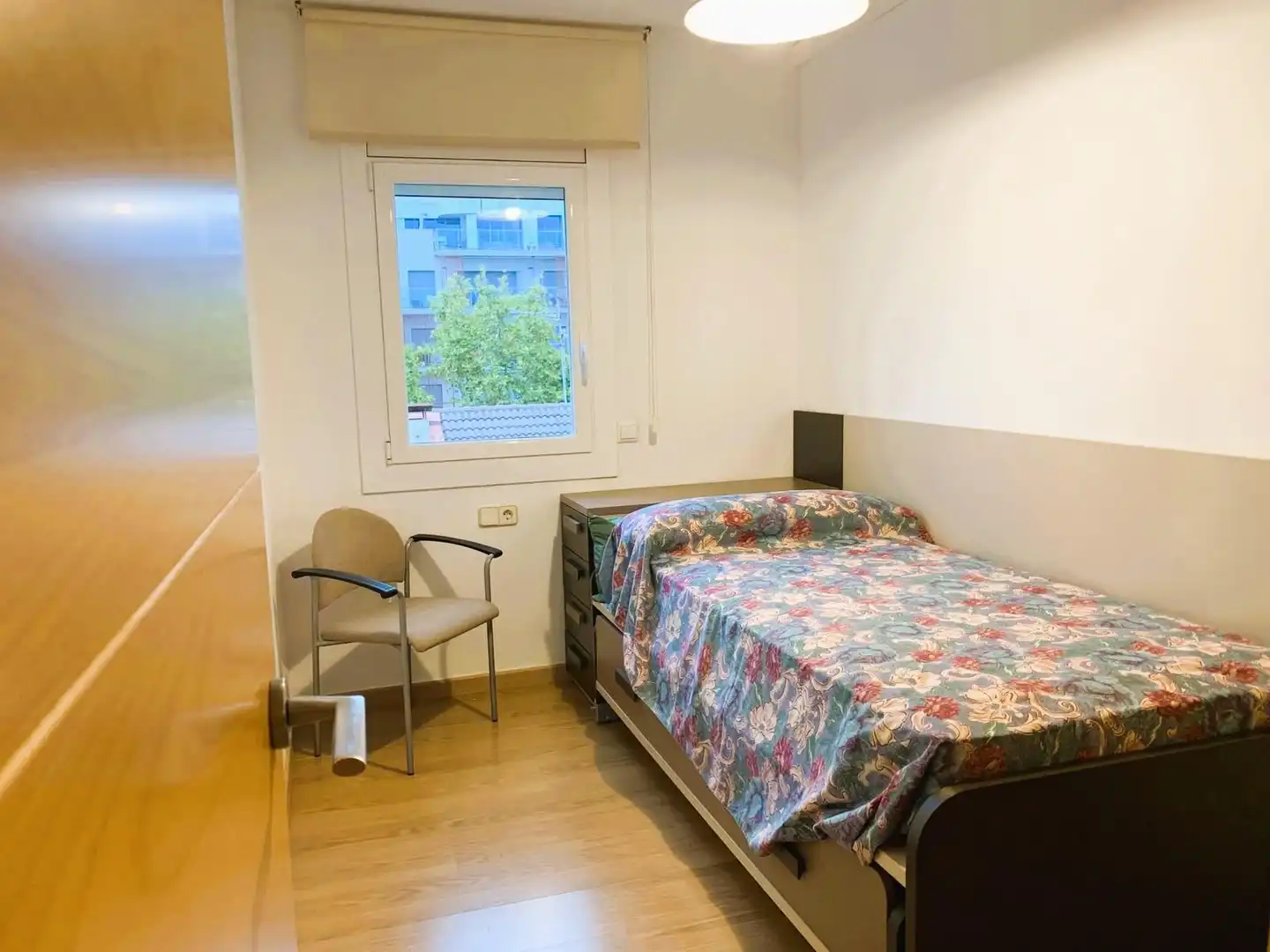 Schlafzimmer von Dachboden zum Verkauf in Vilanova i la Geltrú mit Klimaanlage, Heizung und Privatgarten