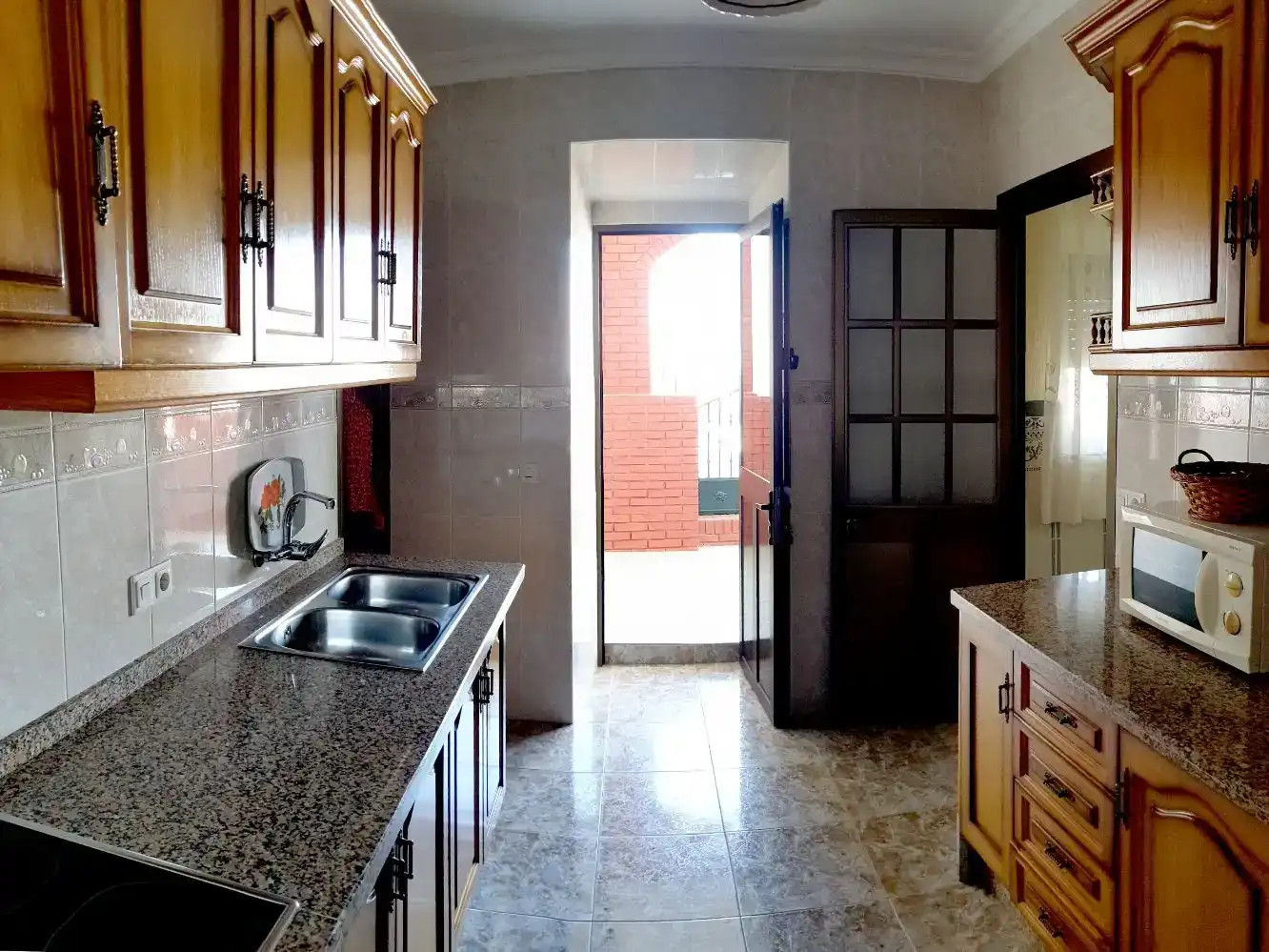 Cuina de Casa adosada en venda en El Campillo (Huelva) amb Traster i Moblat