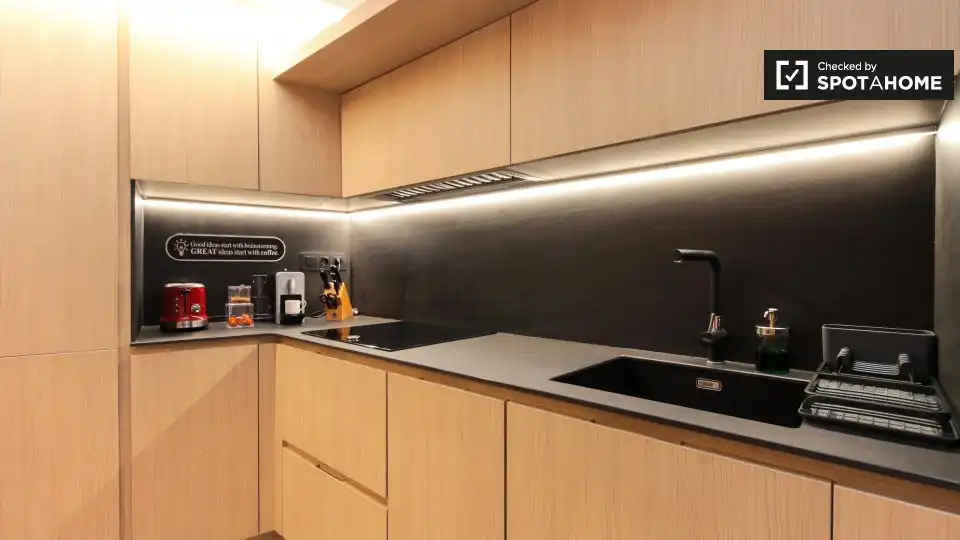 Flat with terrace to rent in Eixample, imagen 6