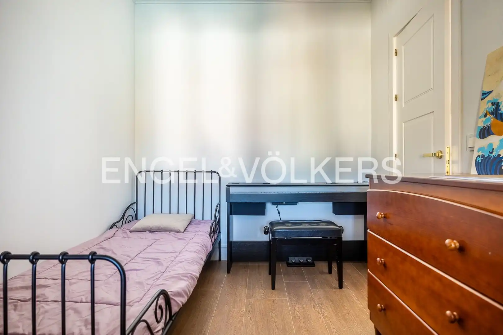 Bedroom of Houses for sale in Valencina de la Concepción  with Air Conditioner, Heating and Private garden