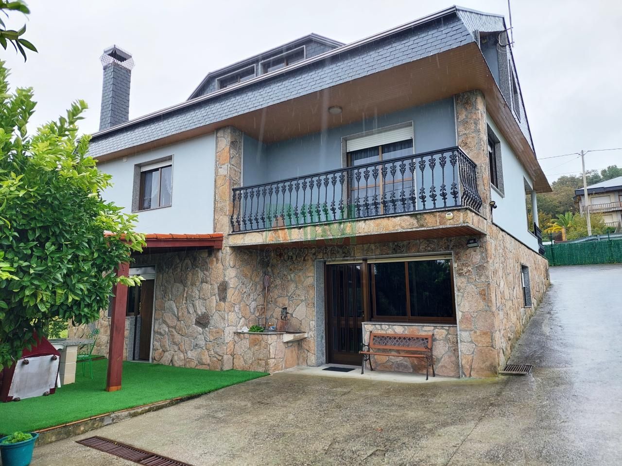 Vista exterior de Casa o xalet en venda en Maceda amb Calefacció, Jardí privat i Parquet